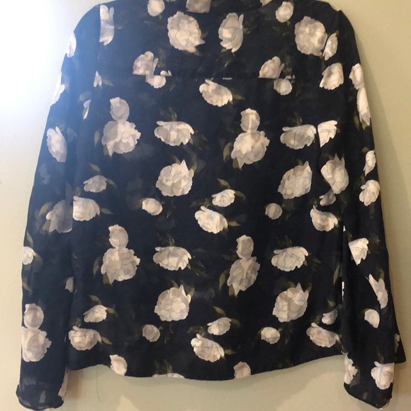 Sheer, float, floral, mandarin collar top - Picture 5 of 6